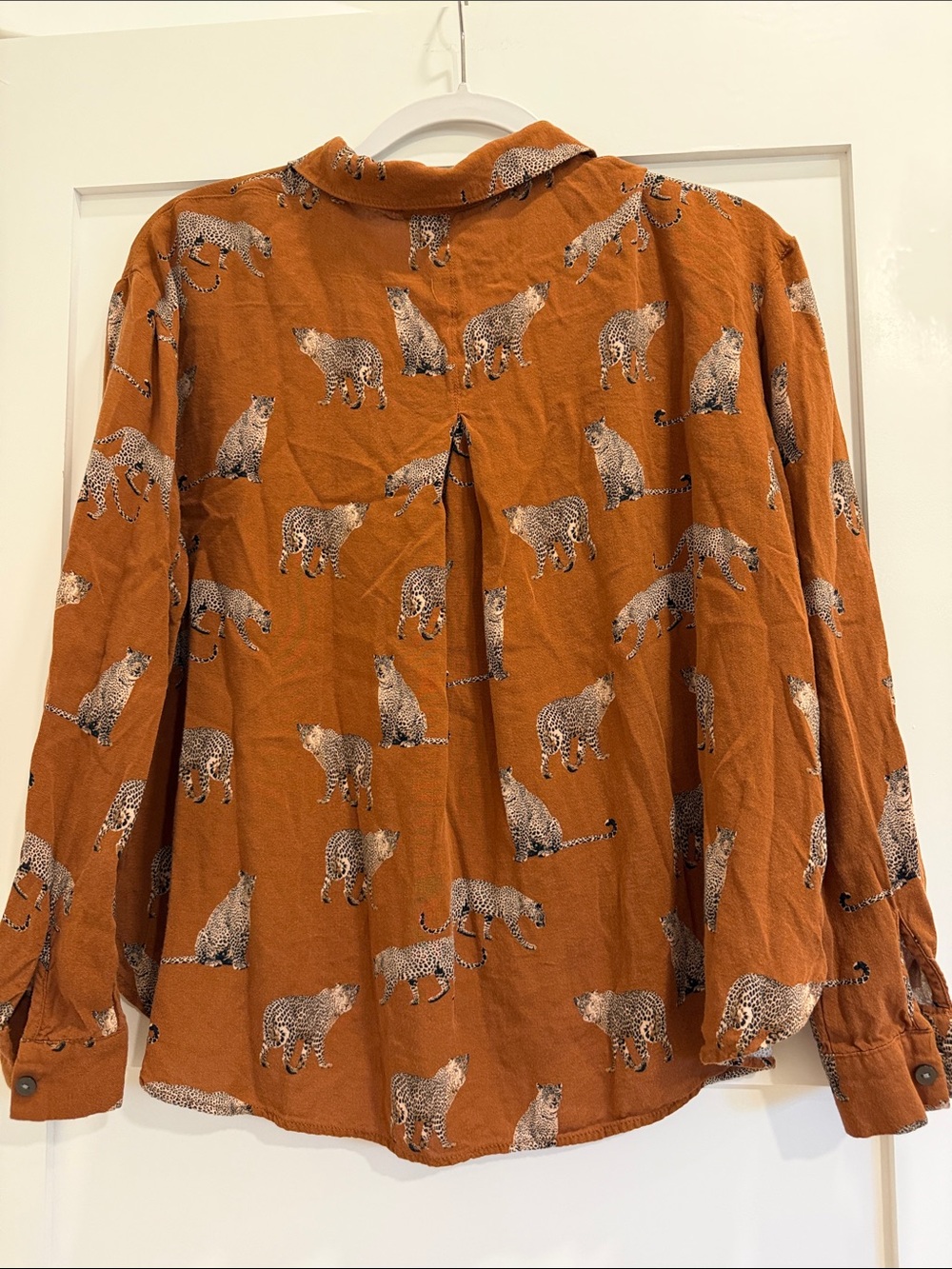 Jane & Delancey Rust Leopard Print Button-Down Blouse LG - Picture 4 of 5